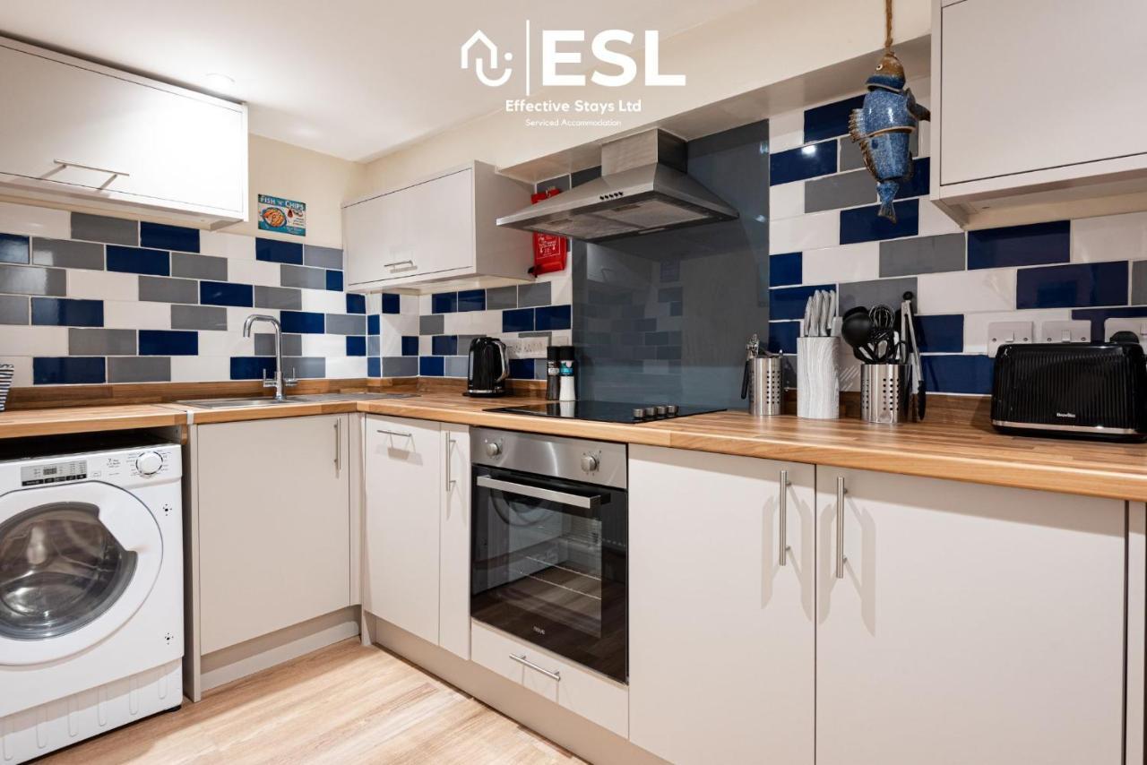 Beautiful En Suite 5 Bedroom Home With Sea Views Нюкий Екстериор снимка