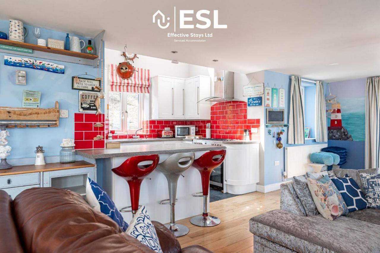 Beautiful En Suite 5 Bedroom Home With Sea Views Нюкий Екстериор снимка