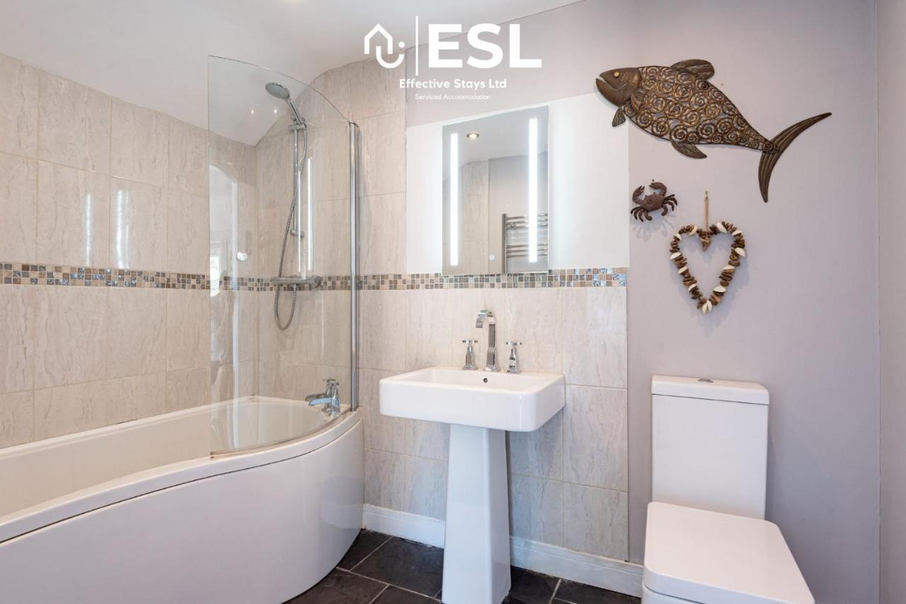 Beautiful En Suite 5 Bedroom Home With Sea Views Нюкий Екстериор снимка