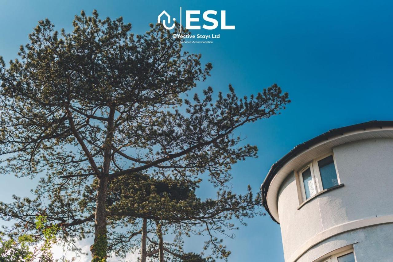 Beautiful En Suite 5 Bedroom Home With Sea Views Нюкий Екстериор снимка