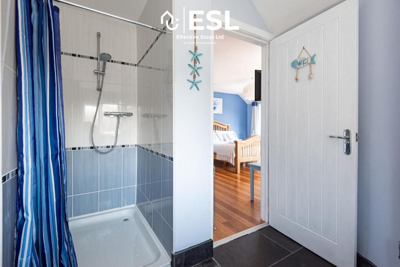 Beautiful En Suite 5 Bedroom Home With Sea Views Нюкий Екстериор снимка